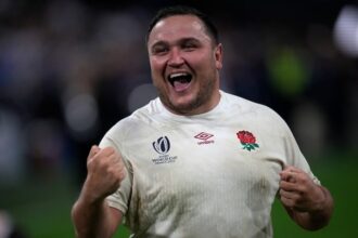 discover the match pay details for england rugby players, including insights into their earnings, performance bonuses, and the financial aspects of representing the national team on the field.